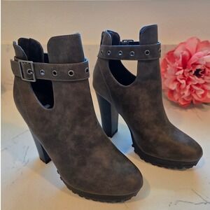 Report Sloane Women's‎ Gray Faux Leather Cutout Block Heel Ankle Boots Size 8M
